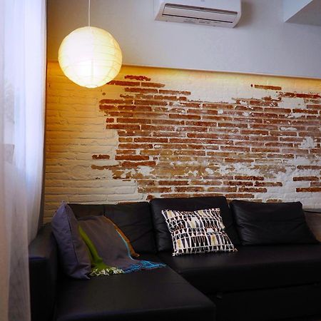 Cozy Apartment In Sants Barcelona Exterior photo